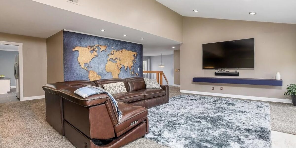 A Screen Shot Of A Living Room