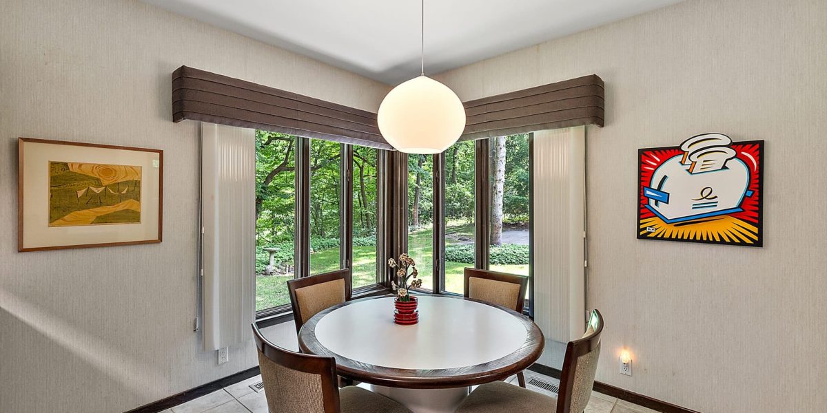 Kitchen Eating Area